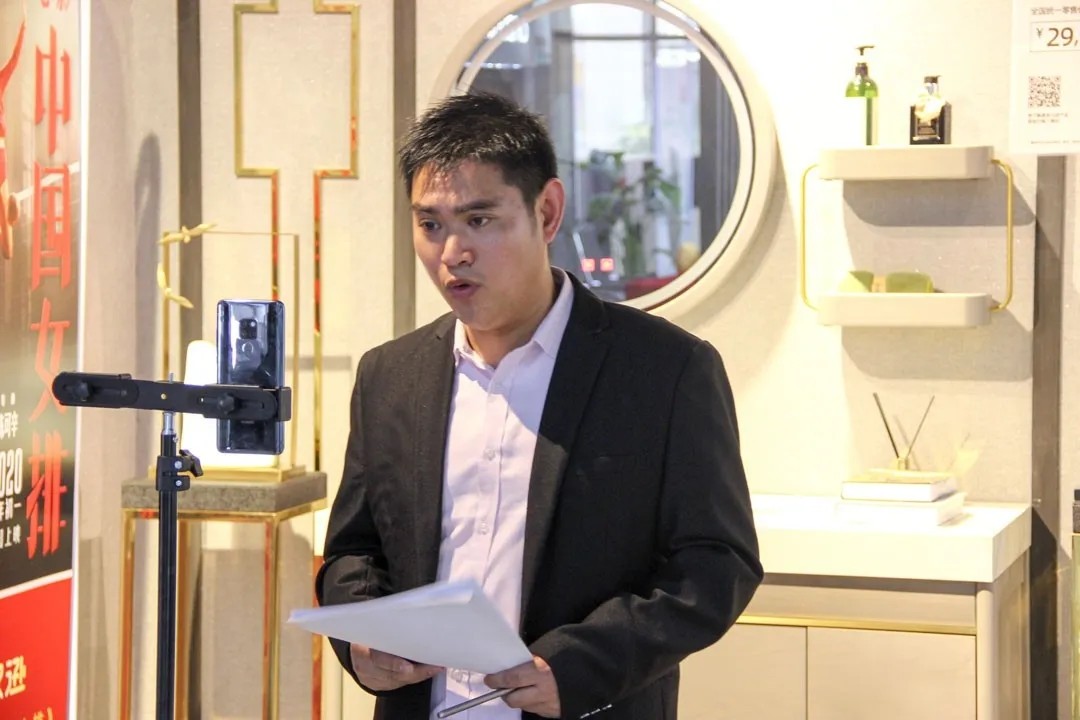 突破自我，谈球吧直播首秀，培训课程实录